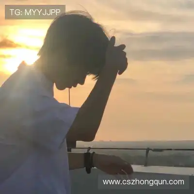 包奕和